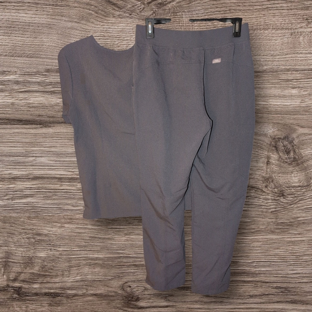 Figs Charcoal Scrub Set - Picture 2 of 5